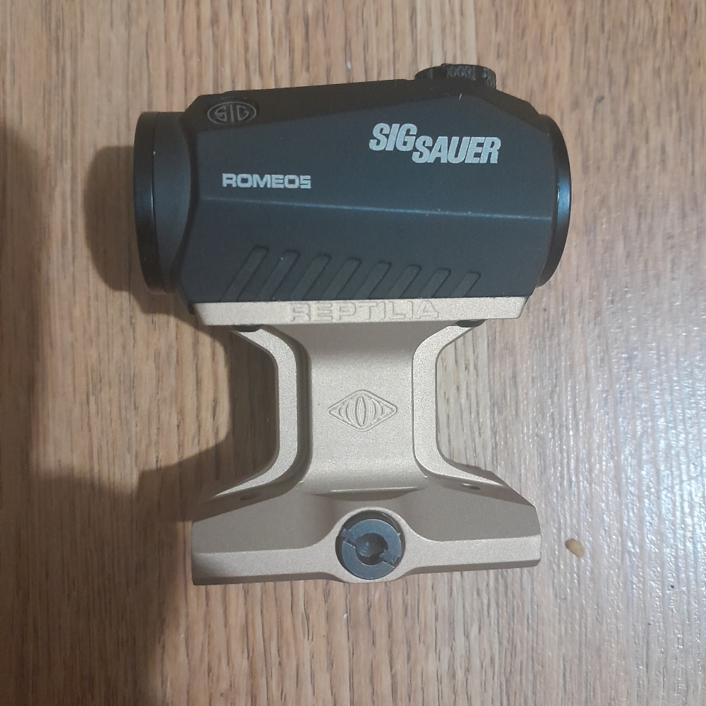 Sig Sauer Romeo5 Red Dot with Reptilia Mount